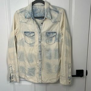 GAP denim 1969 women’s shirt M Washed/distressed look.